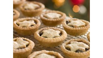 Learn how to make mouth-watering mince pies with just 4 simple ingredients from the 