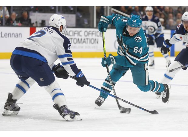 Sharks blow another lead in third period, suffer another loss.