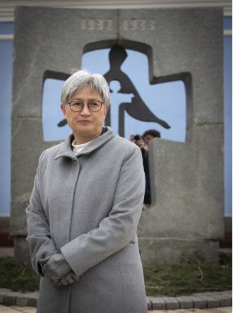 Australian ambassador will go back to Ukraine for crucial period during war.