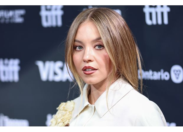 Sharing Sydney Sweeney's hot pics misses the point.