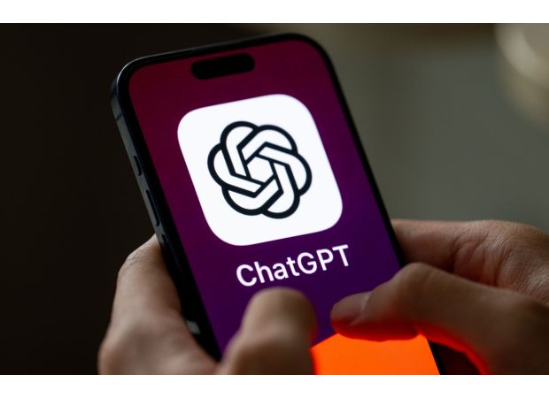 WhatsApp will allow users to make calls with ChatGPT in the near future.