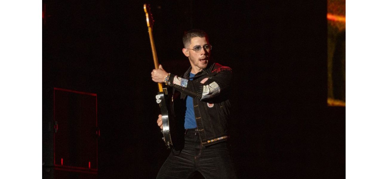Former 00s singer called 'a definite failure' for seemingly endorsing Elon Musk