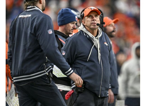 Renck suggests that the Broncos can defeat the Chargers by playing a dull game in front of their home fans.