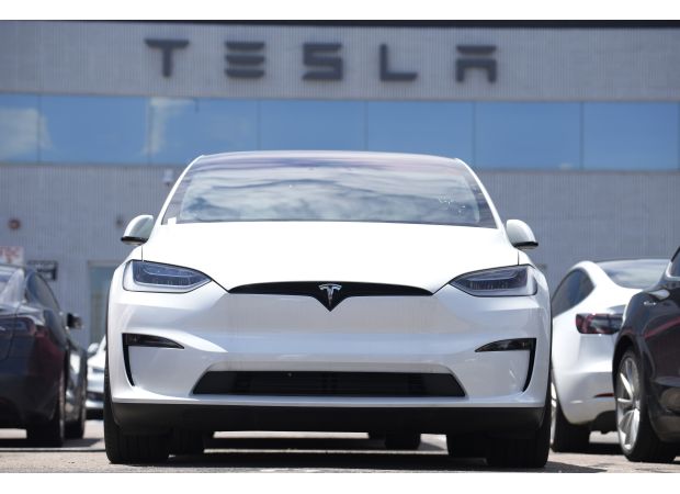 Discounts on electric cars available for essential workers and low-income individuals in Australia.