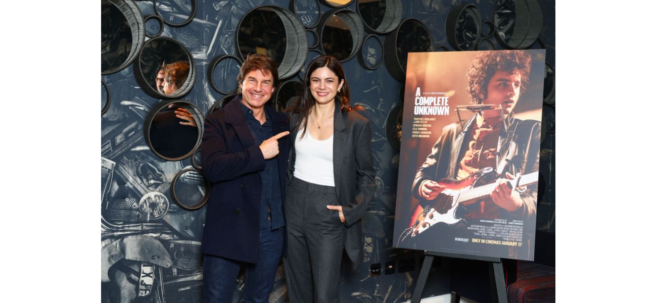 Tom Cruise is visibly happy to see his former co-star from Top Gun, sparking rumors that they may have dated.