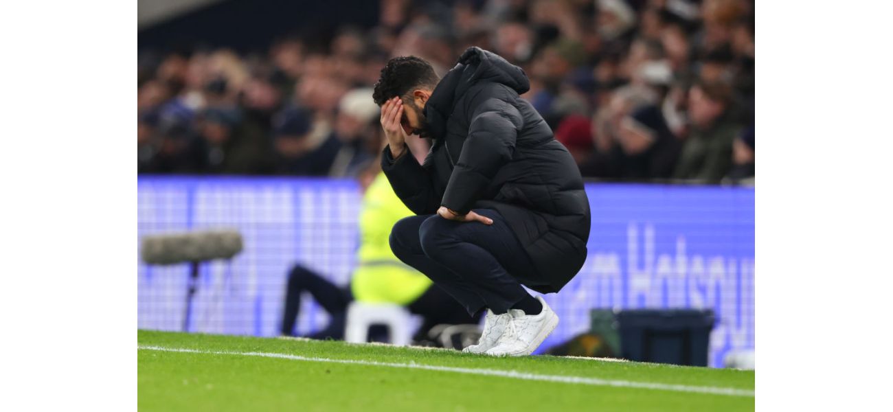Gary Neville criticizes Man United player for making a weak mistake during a chaotic defeat against Tottenham.