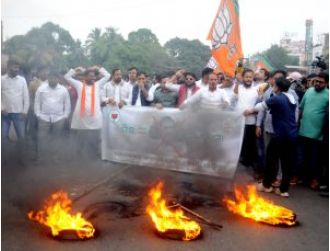 Protests between Congress and Youth BJP in Odisha due to Parliament's impact on heat felt in the state.