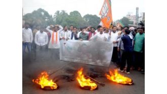 Protests between Congress and Youth BJP in Odisha due to Parliament's impact on heat felt in the state.