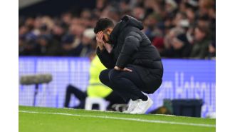 Gary Neville criticizes Man United player for making a weak mistake during a chaotic defeat against Tottenham.