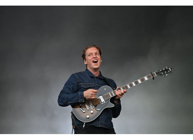 Famous singer becomes a father for the first time after facing health issues for a year.