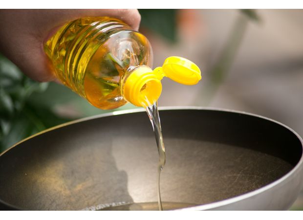 Cooking oil linked to colon cancer, warns new study on health risks.