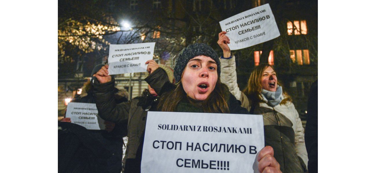 Short videos on TikTok showcase Russian men’s chivalrous acts, but this may be masking a larger issue of domestic abuse.