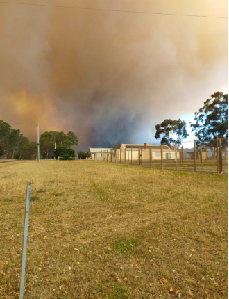 Government fighting numerous uncontained fires in Victoria