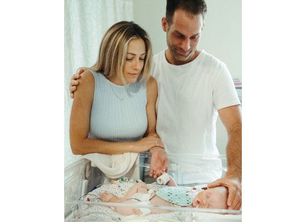 Celebrities mourn loss of newborn daughter of Block stars.