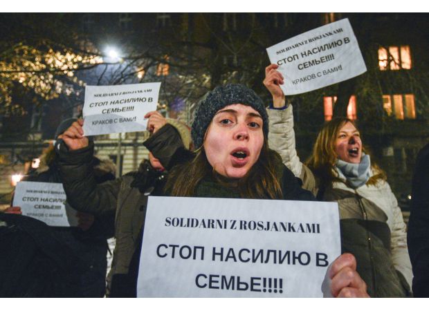 Short videos on TikTok showcase Russian men’s chivalrous acts, but this may be masking a larger issue of domestic abuse.