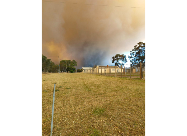 Government fighting numerous uncontained fires in Victoria