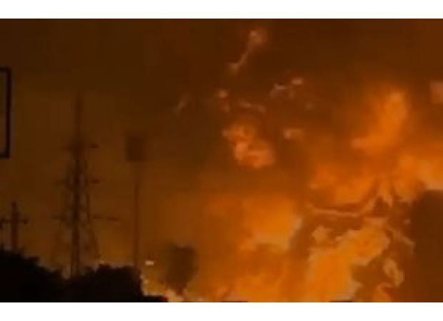 7 killed, 35 hurt in Jaipur fire caused by truck crash carrying chemicals.