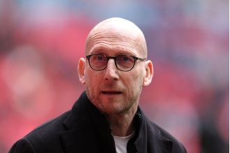 Jaap Stam advises Man Utd to sign 'versatile' Bayern Munich player in transfer.