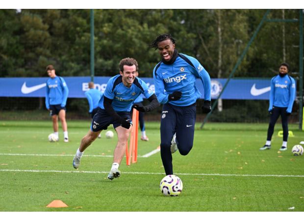 Maresca predicts two Chelsea players will request transfers next month.