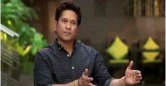 Sachin Tendulkar and Zaheer Khan impressed by young girl's effortless and smooth bowling technique.