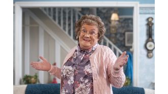 Ben Elton believes that those who criticize Mrs Brown's Boys simply do not have an understanding of comedy.