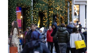 Are stores open on Christmas Day?