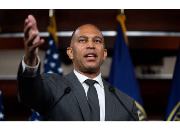 Hakeem Jeffries, leader of House minority, speaks about Senate bill for funding.