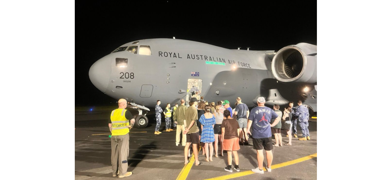 Australian citizens were saved from Vanuatu following an earthquake and flights have resumed.