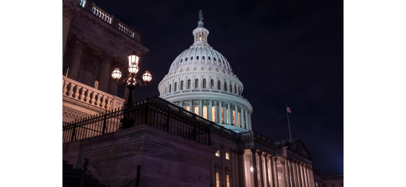 Senate approves Social Security increase for retired public service workers