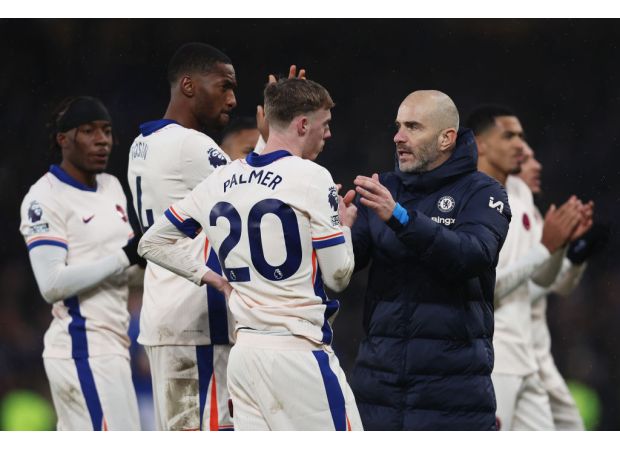 Enzo Maresca gave a pep talk to the Chelsea team after their goalless draw against Everton.