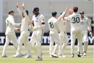 Cricket enthusiasts will endure extreme heat as the temperature is expected to reach 40 degrees at MCG on Boxing Day.