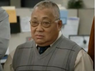 Actor Waymond Lee, known for his role in Workaholics, passed away at the age of 72. His co-star Adam DeVine paid tribute to him.