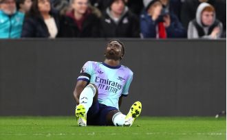 Former Arsenal player Les Ferdinand suggests that Bukayo Saka's injury is a result of the club's training methods.