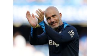Chelsea are rumored to be in talks to sign a Premier League player, which would be a surprising move.
