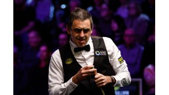 Snooker legend Stephen Hendry makes a prediction about the first retirement among the Class of 92.