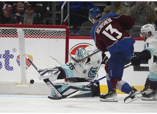 Kiviranta and the Avalanche defeat the Kraken, earning their seventh win in nine games before the holiday break.