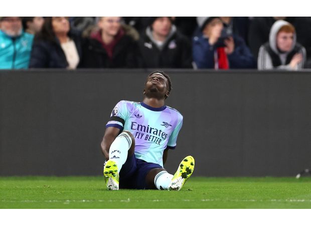 Former Arsenal player Les Ferdinand suggests that Bukayo Saka's injury is a result of the club's training methods.