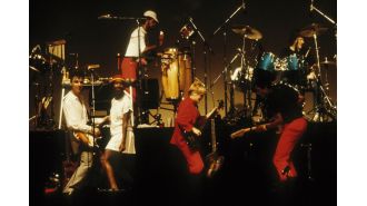 A legendary frontman in music history was disliked by his band members.