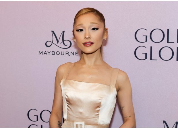 Ariana Grande gives Christmas presents to kids in Manchester 7 years after terror attack.