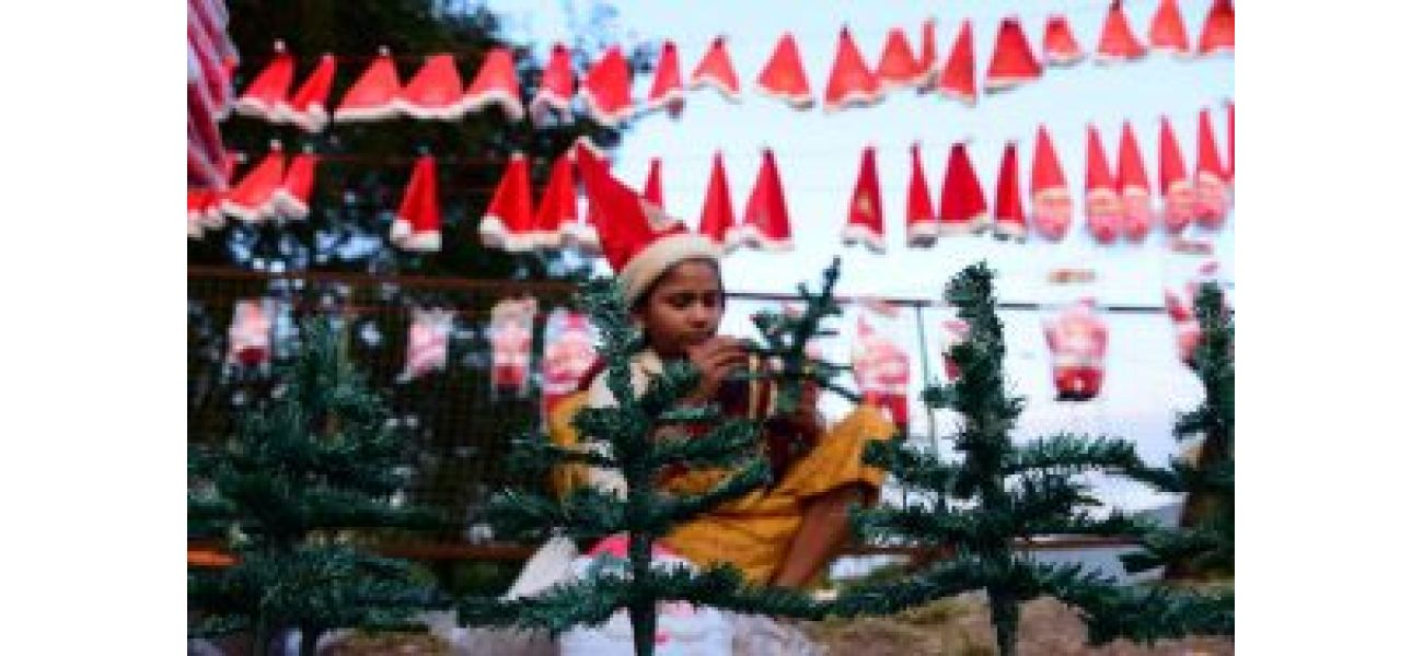 City prepares for holiday season with lively enthusiasm