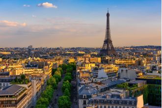 Famous Eiffel Tower evacuated due to building fire.