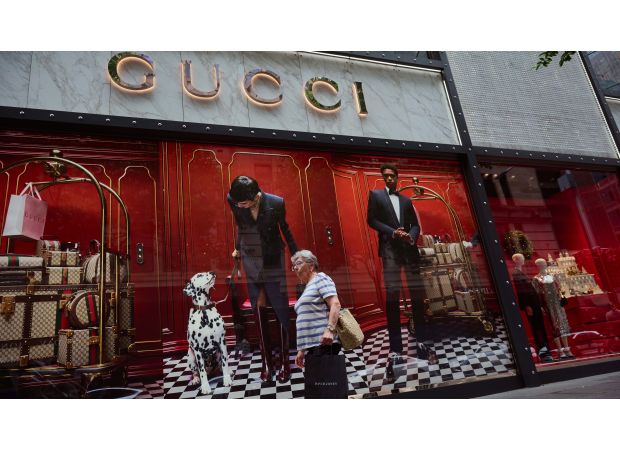 Australians cautioned about the strong temptation of credit card debt.