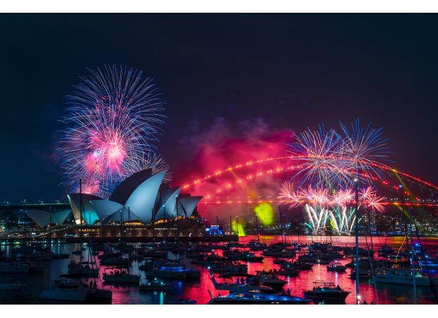 Sydney New Year's Eve fireworks will proceed after an agreement was reached between a union and the government.