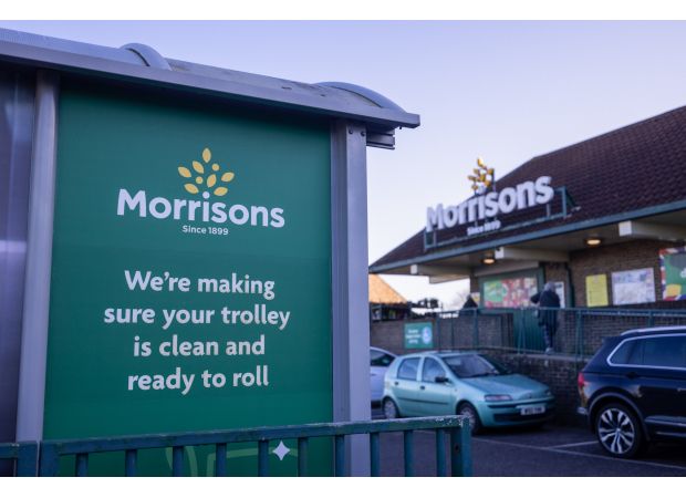 Morrisons gives discounts to customers following temporary server malfunction.