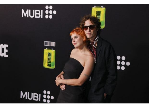 Tallulah Willis, daughter of Bruce Willis, reveals engagement following a romantic holiday proposal.