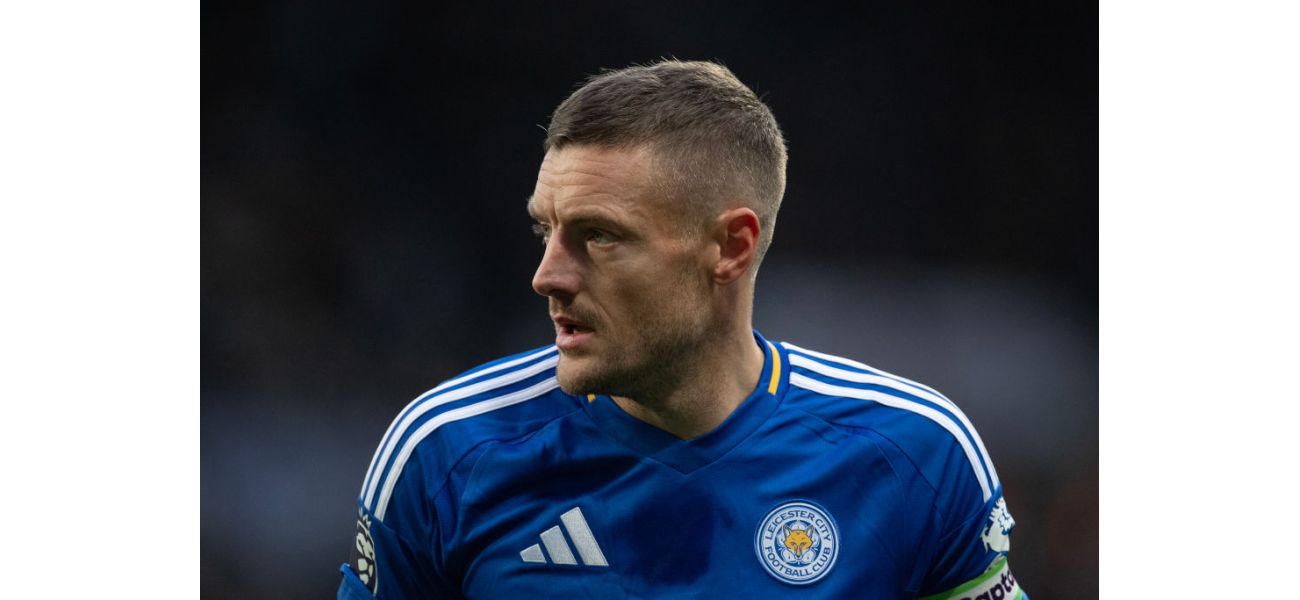 Jamie Vardy may not be able to play against Liverpool in the match between Leicester City and the defending champions due to an injury.