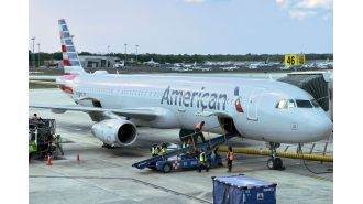 American Airlines cancels US flights because of a 'technical problem.'