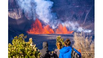 Amazing images of hot lava spewing from Hawaii's Kilauea volcano.