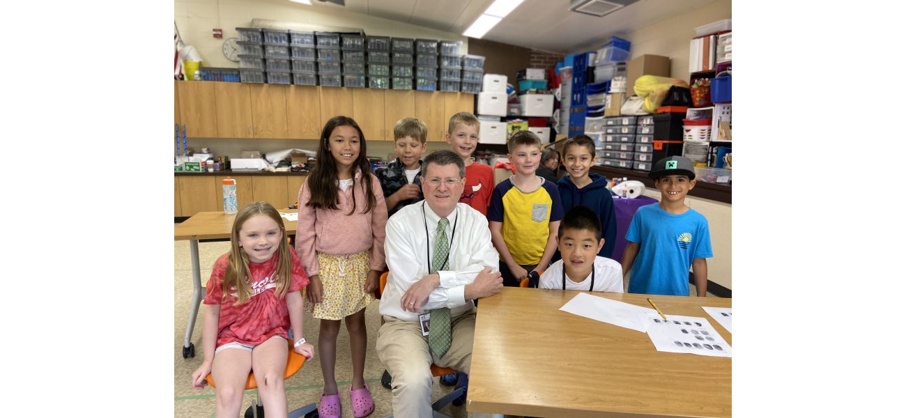 Superintendent Ed Condon of River Forest announces retirement strategy.