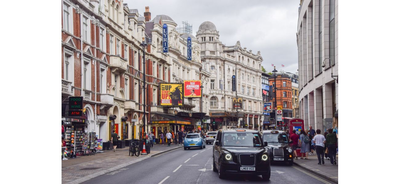 Car drives into crowd in central London on Christmas morning
